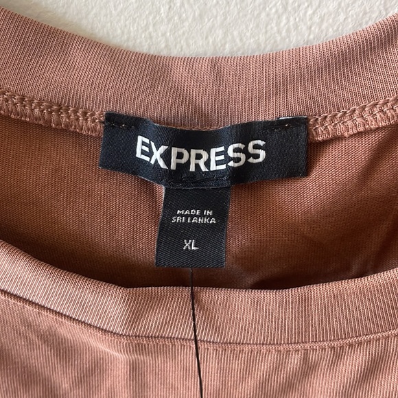 Cropped Express Tank - Picture 2 of 4